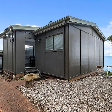 Hamptons On The Bay Villa Swansea Exterior photo